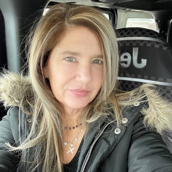 Meet your Posher, Kathy - Picture 1 of 16